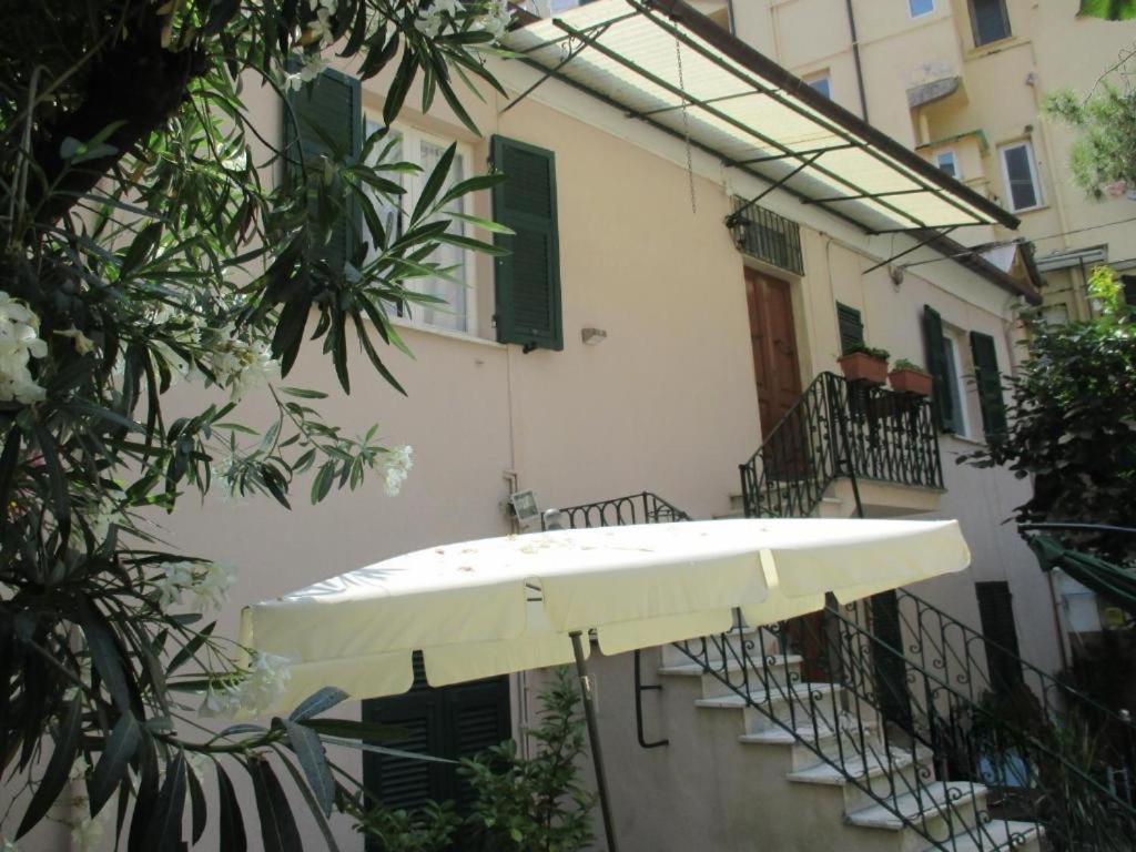 Ferienwohnung Il Giardino Degli Oleandri La Spezia Exterior foto